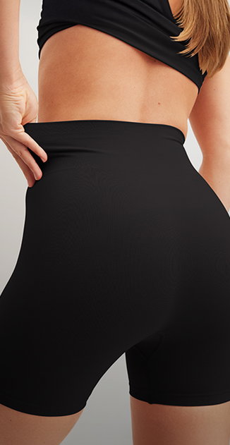 In the picture, the lady is wearing a cycling short from our new Seamless Shape series in black.